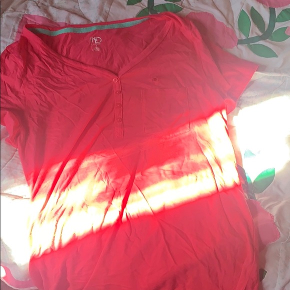 Cute pink shirt - Picture 1 of 1